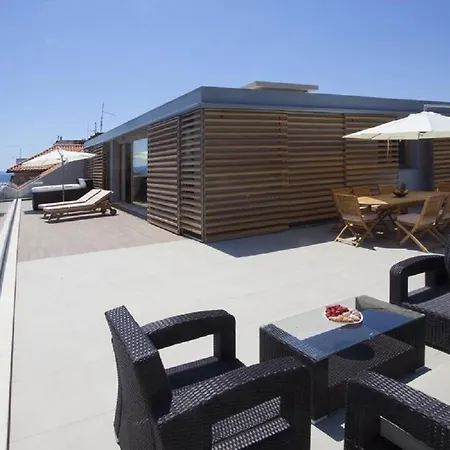 Netflix The Weekend Away Movie Penthouse In Apartment Split