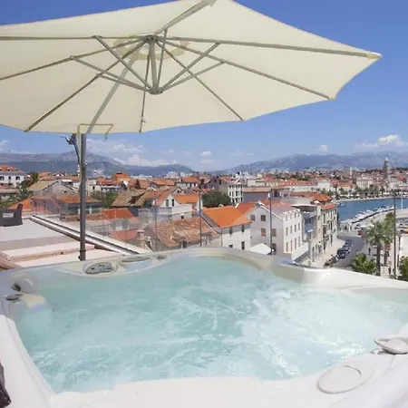 Netflix The Weekend Away Movie Penthouse In شقة