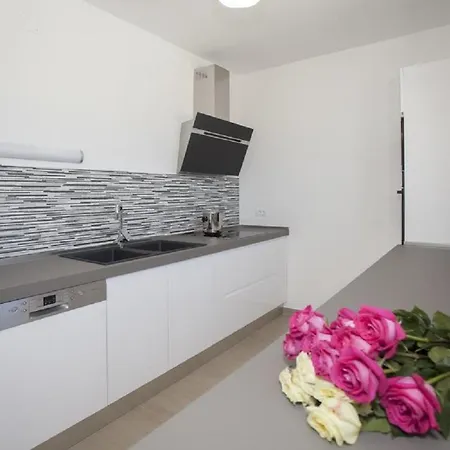 Apartament Netflix The Weekend Away Movie Penthouse In